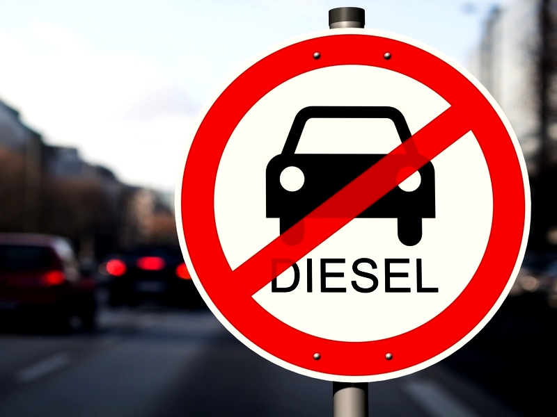 Zákaz provozu aut na naftu je nepřiměřený